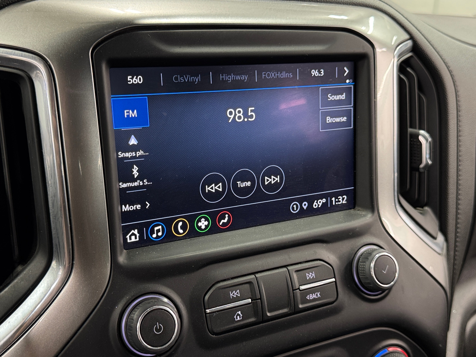 Thumbnail: 2022 Chevrolet Silverado 2500 - 3