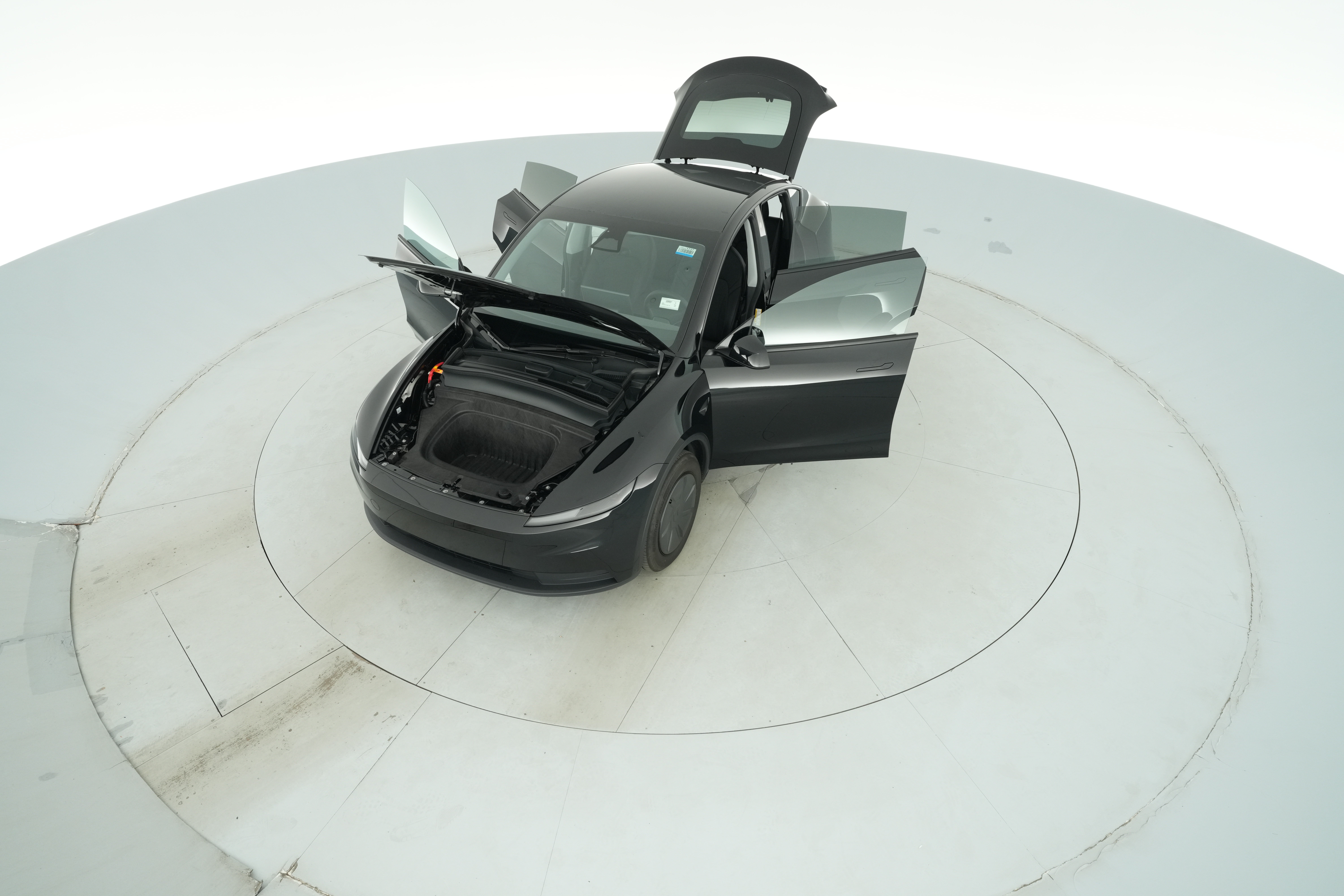 2026 Tesla Model Y Standard - Photo 40