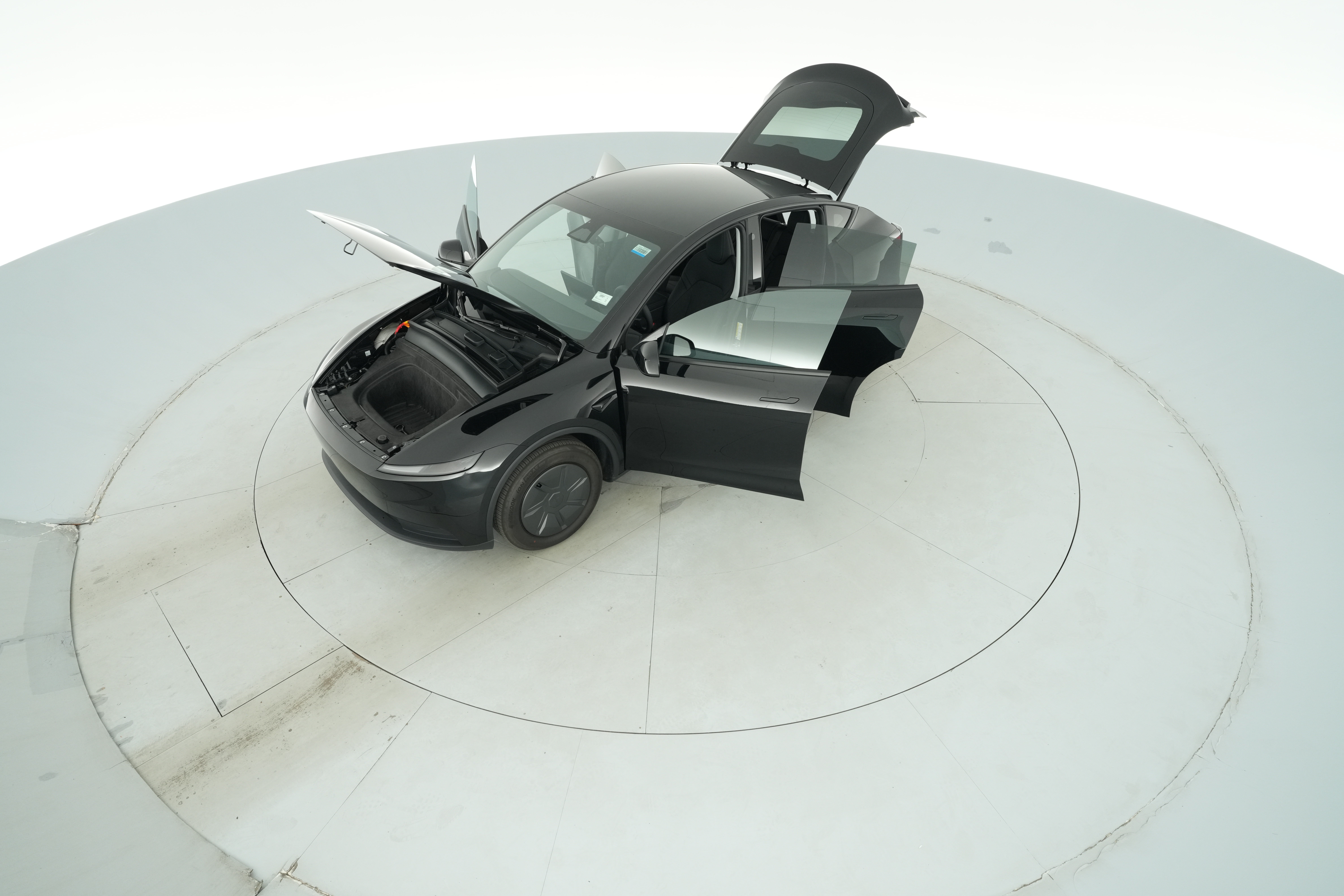 2026 Tesla Model Y Standard - Photo 41