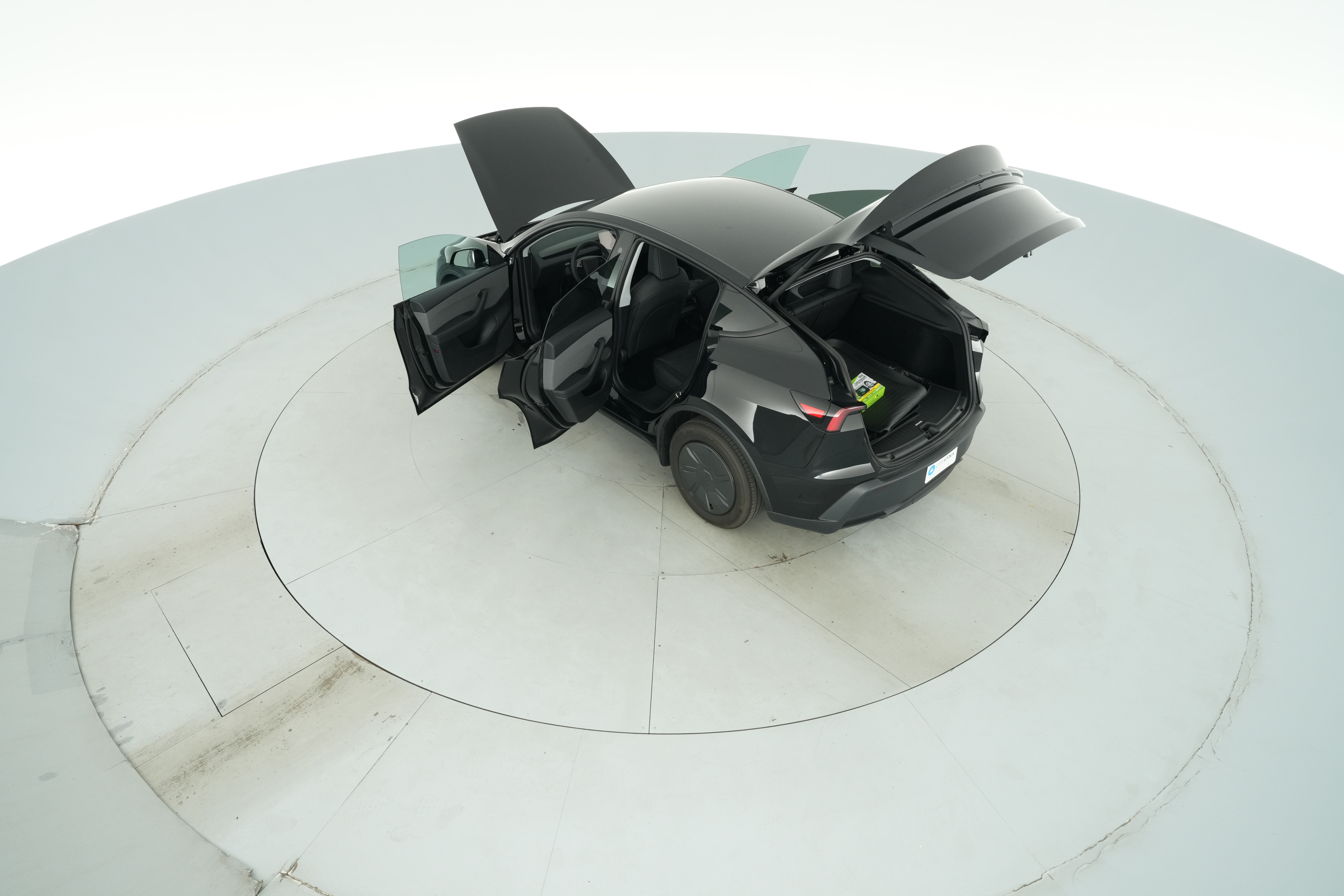 2026 Tesla Model Y Standard - Photo 45