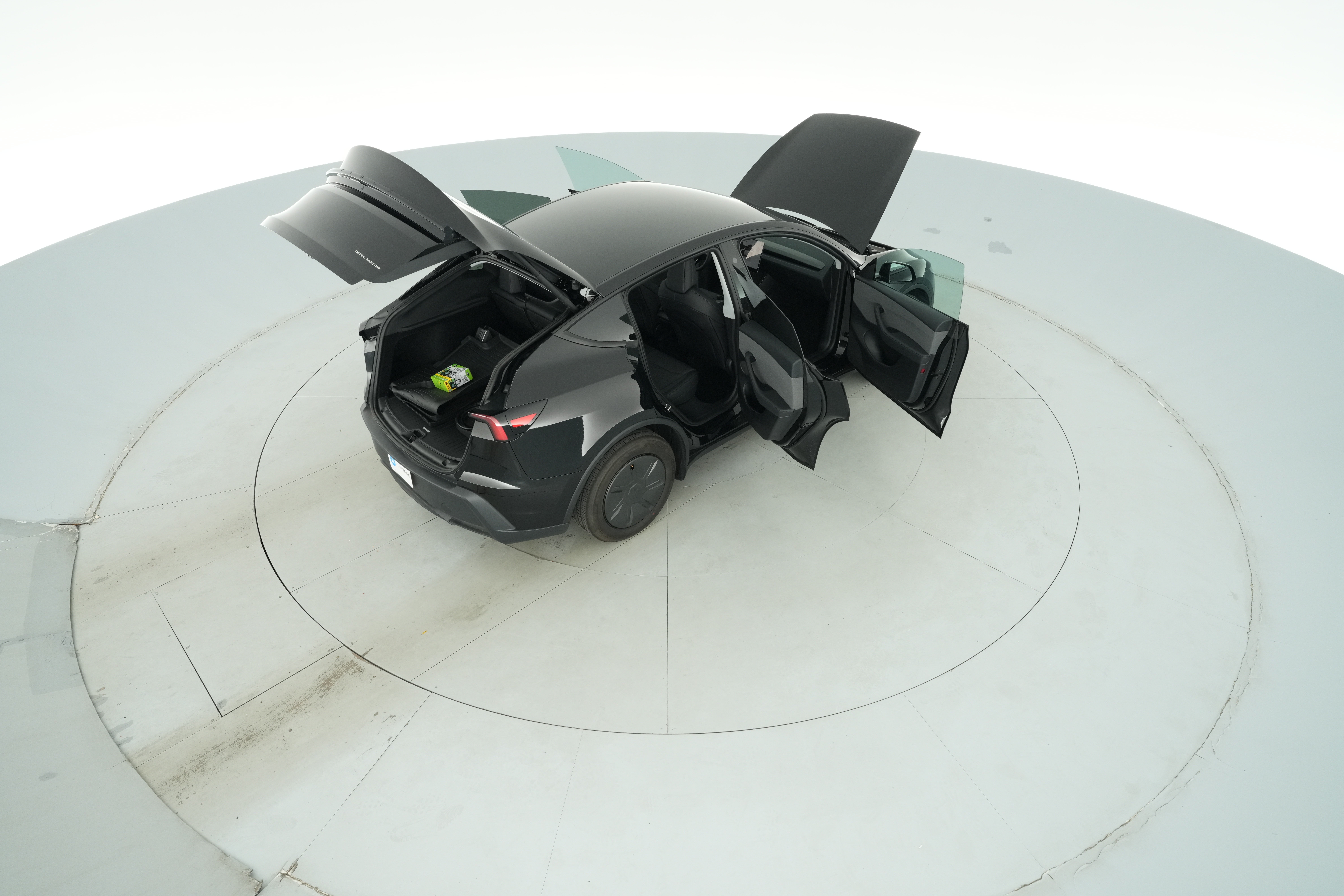 2026 Tesla Model Y Standard - Photo 49