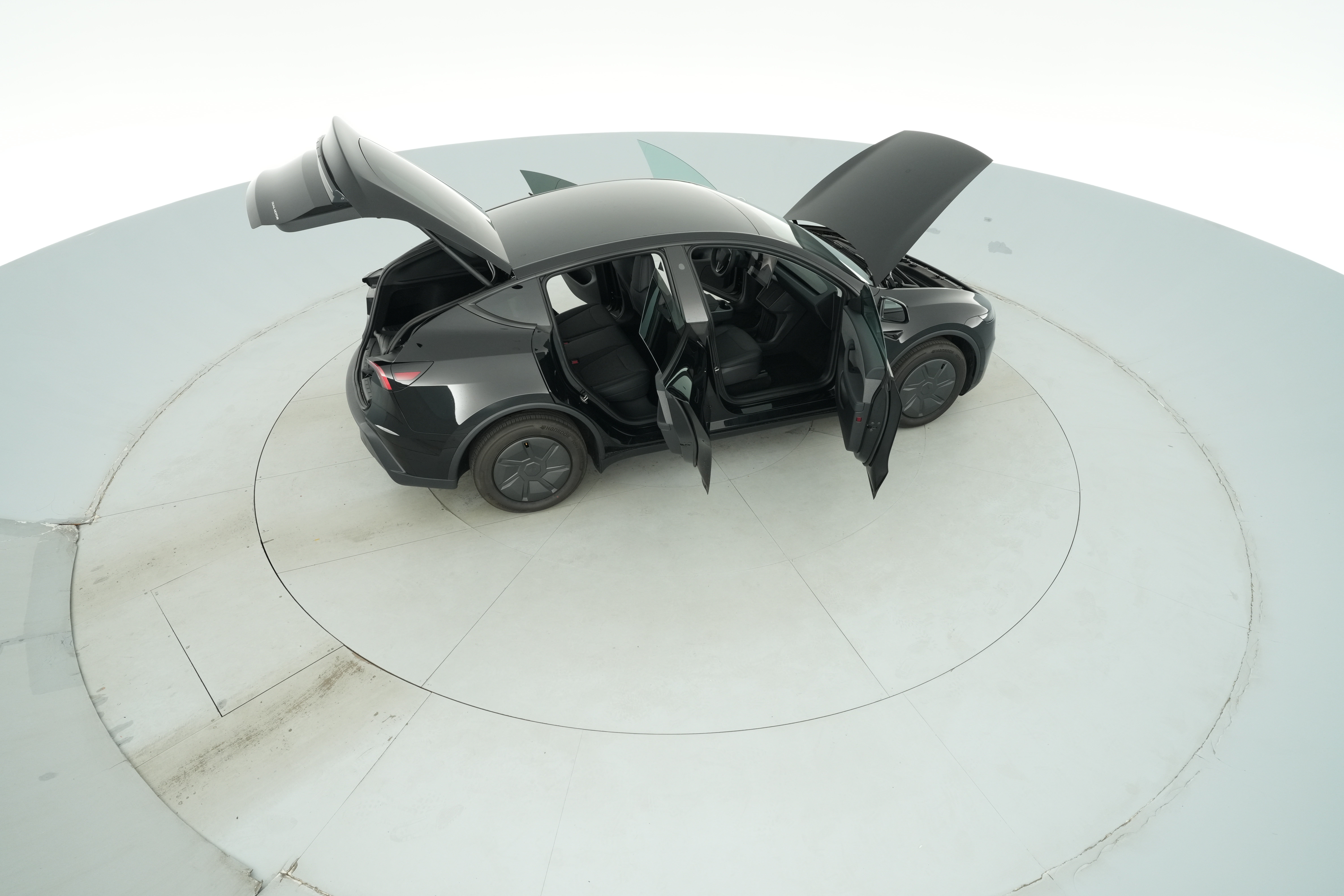 2026 Tesla Model Y Standard - Photo 50