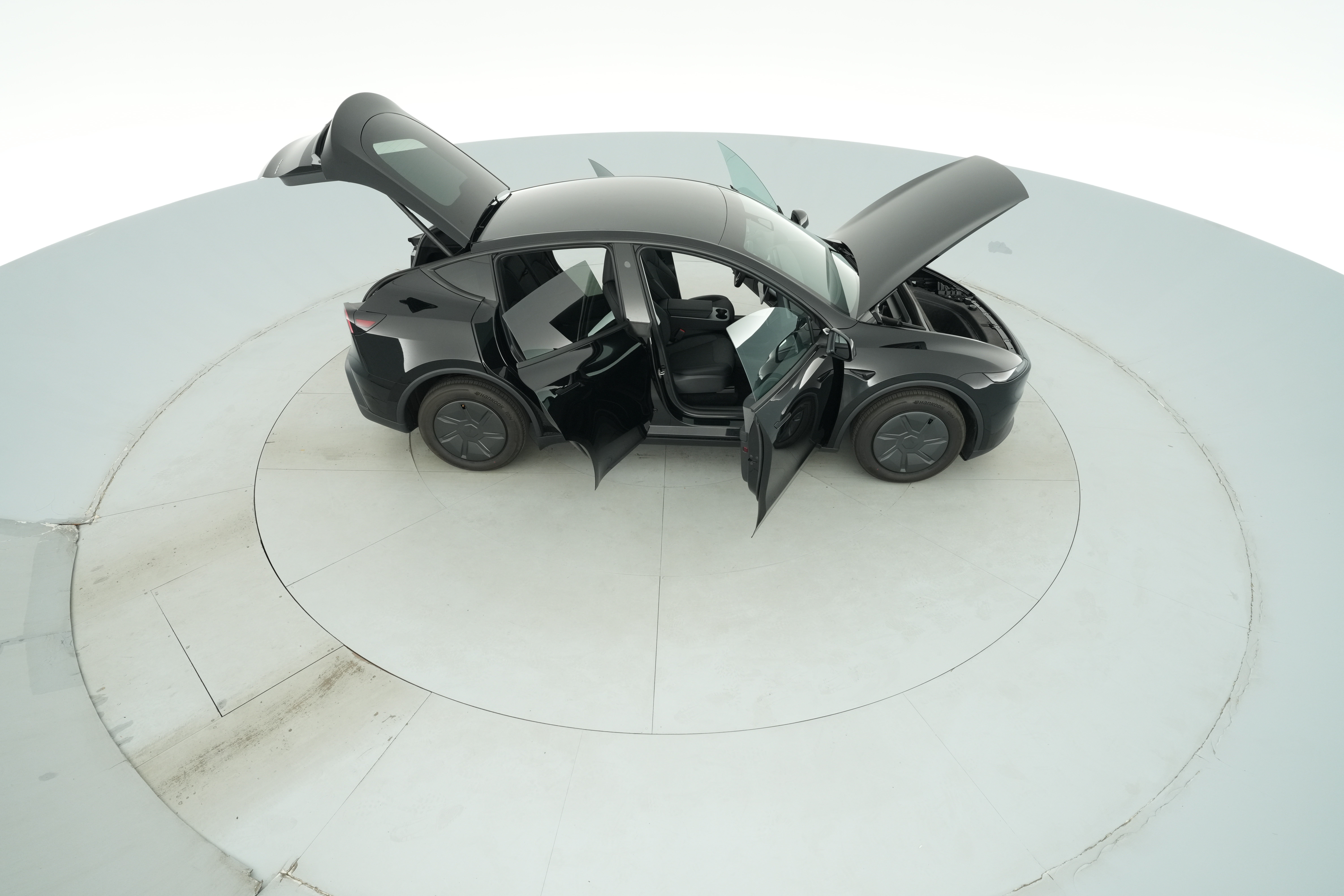 2026 Tesla Model Y Standard - Photo 51