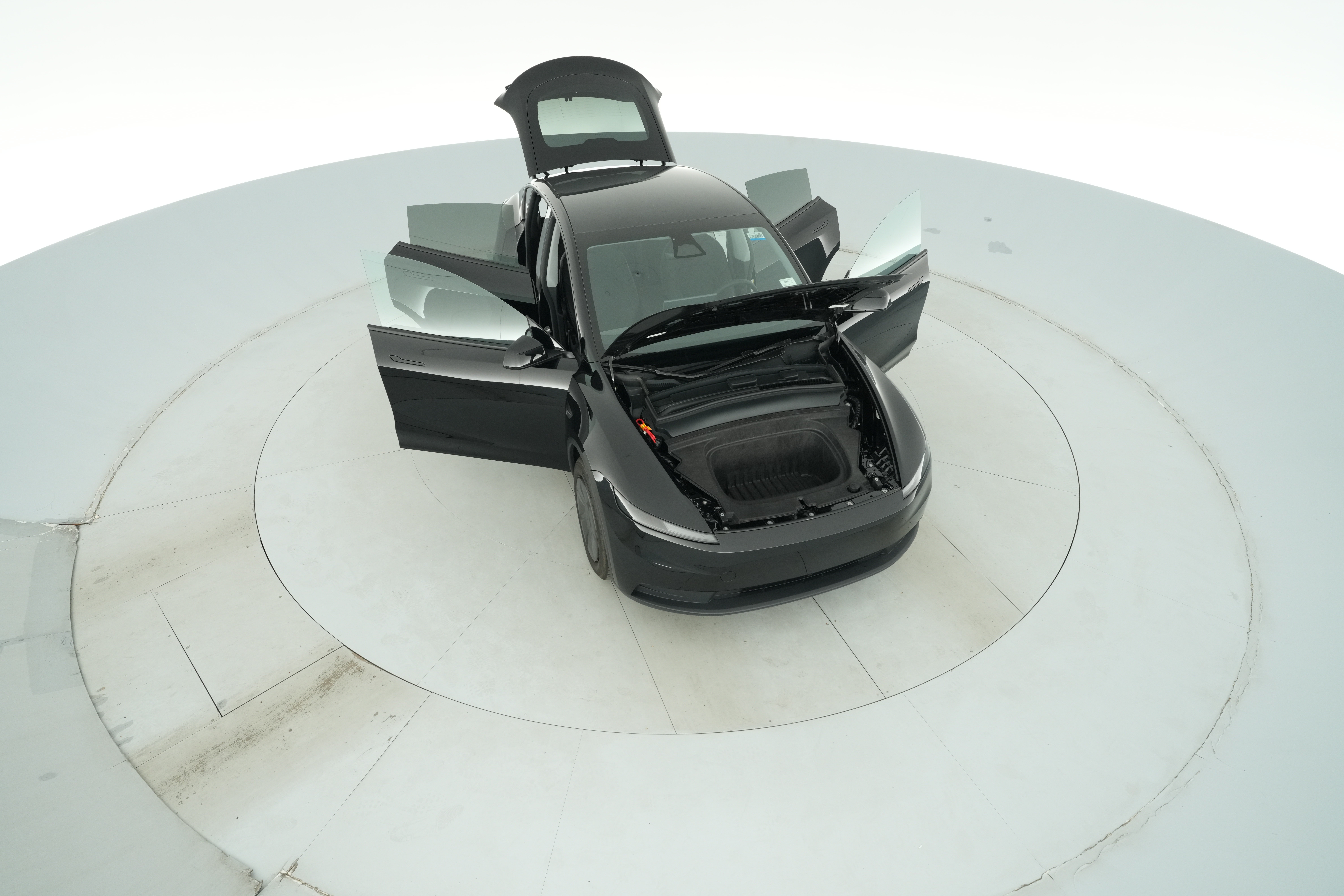 2026 Tesla Model Y Standard - Photo 54