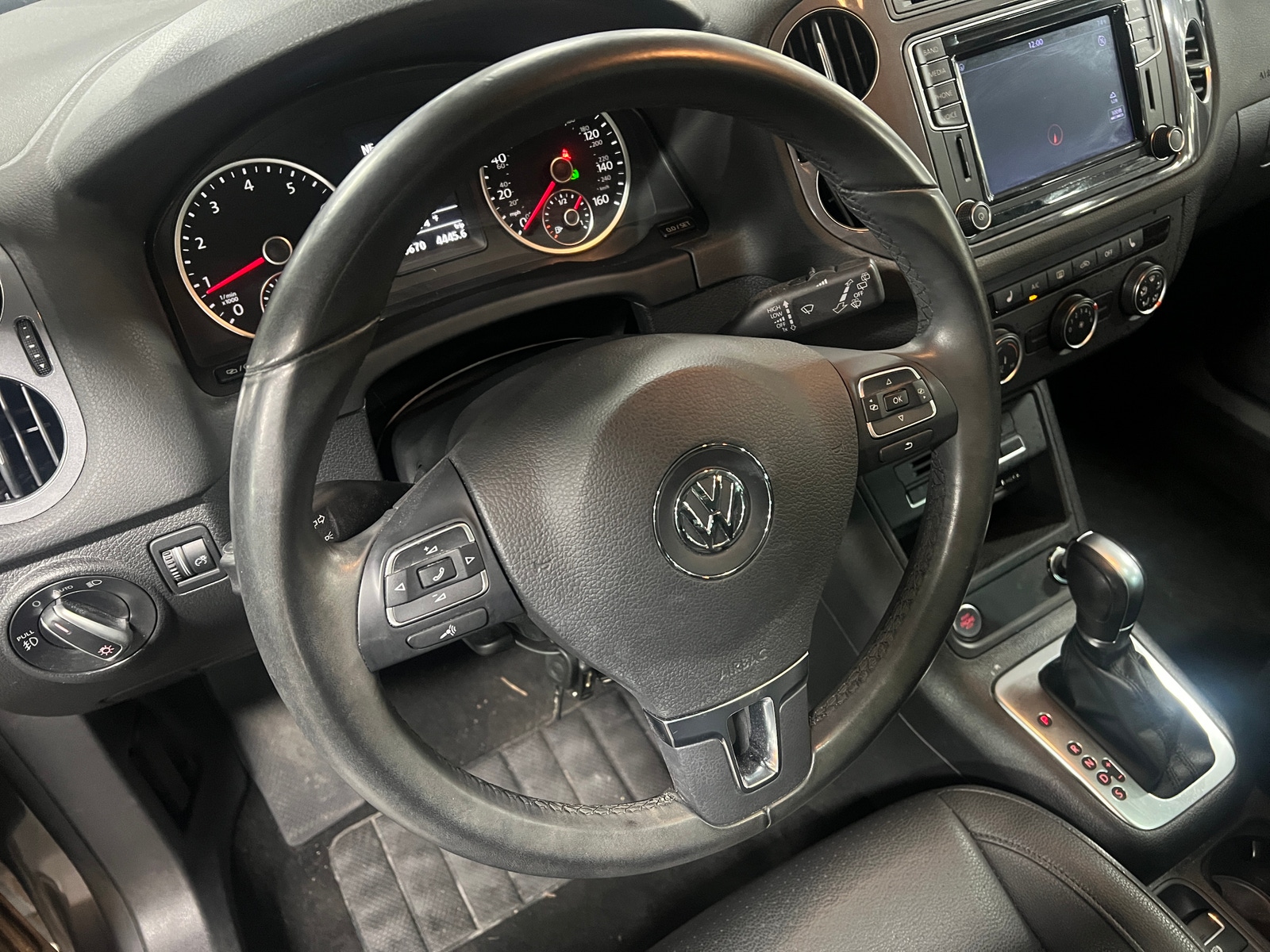 Thumbnail: 2016 Volkswagen Tiguan - 5
