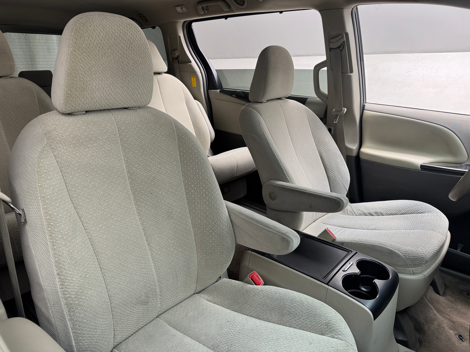 Thumbnail: 2014 Toyota Sienna - 2