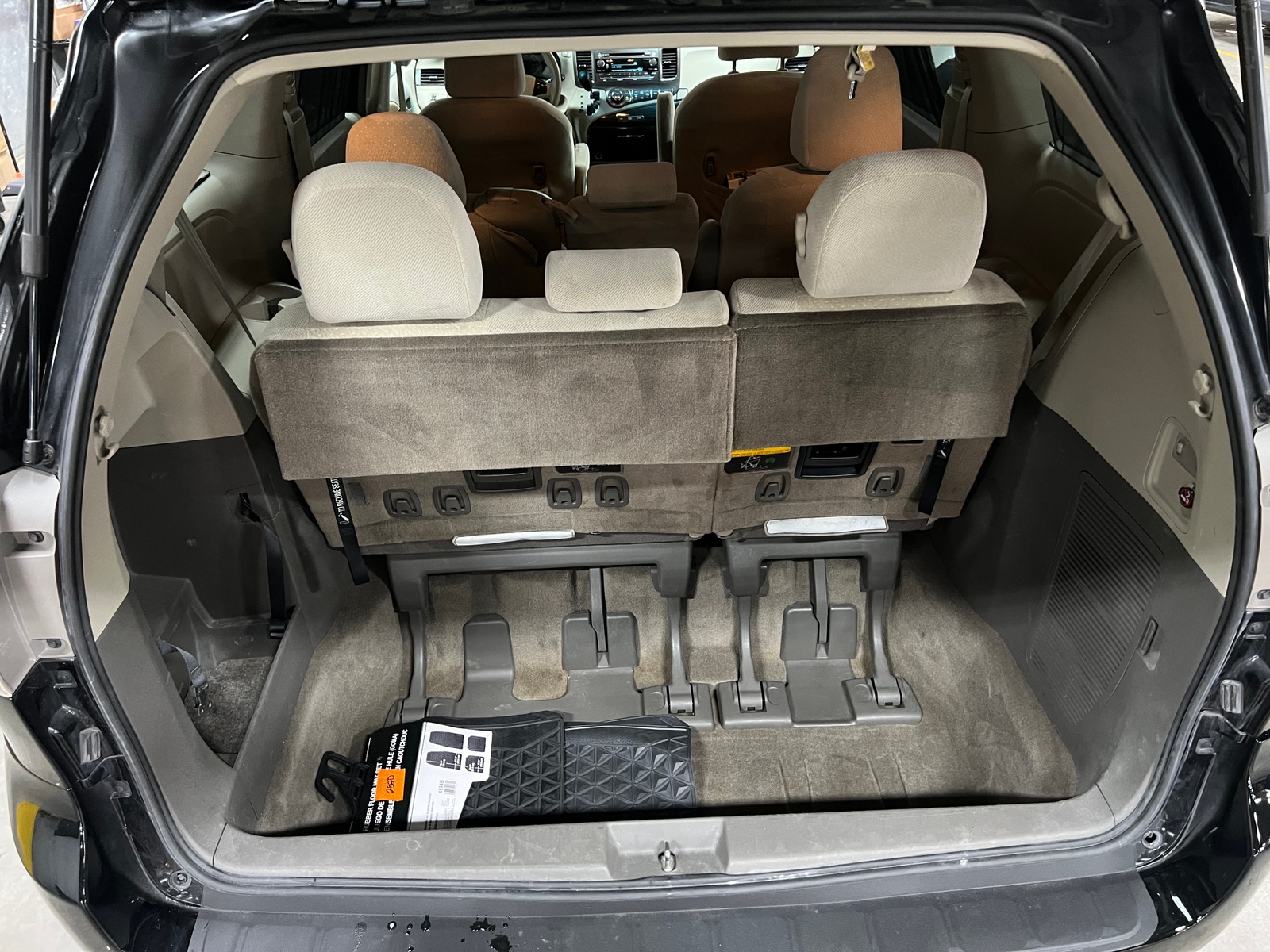 Thumbnail: 2014 Toyota Sienna - 7