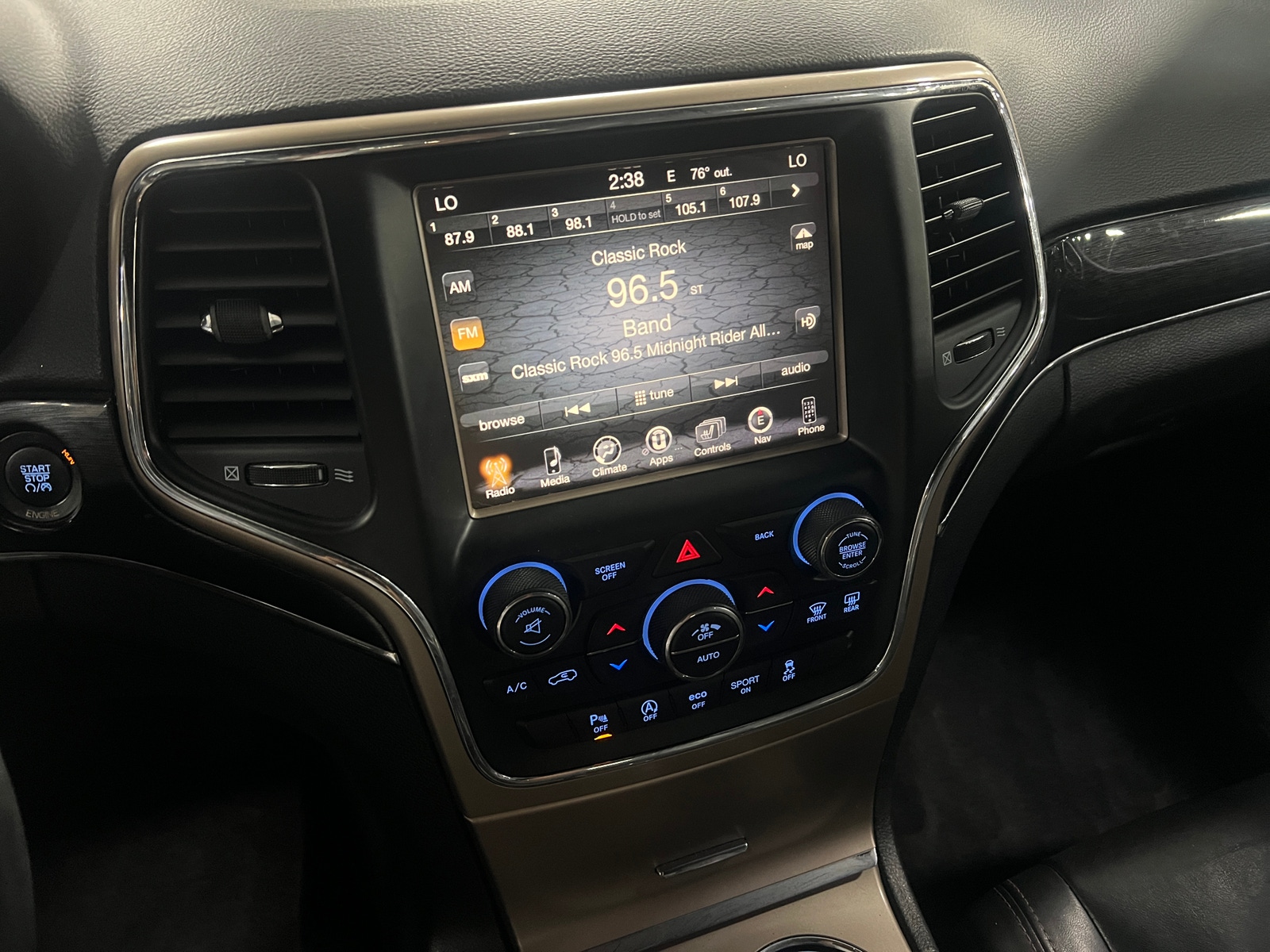 Thumbnail: 2016 Jeep Grand Cherokee - 3