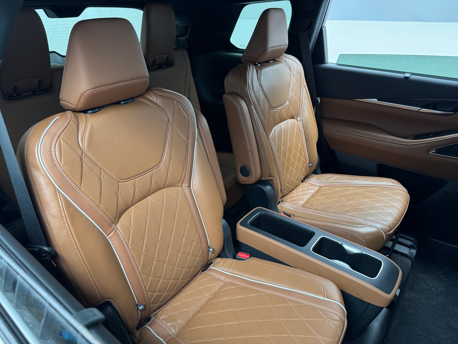 Thumbnail: 2023 INFINITI QX60 - 5