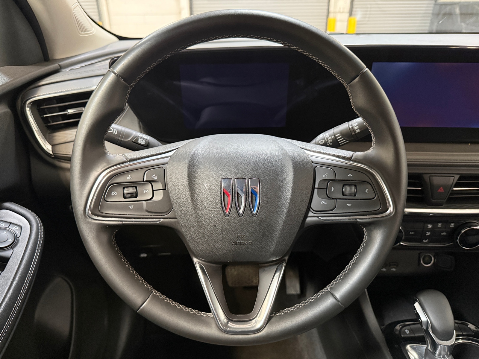 Thumbnail: 2025 Buick Encore GX - 4