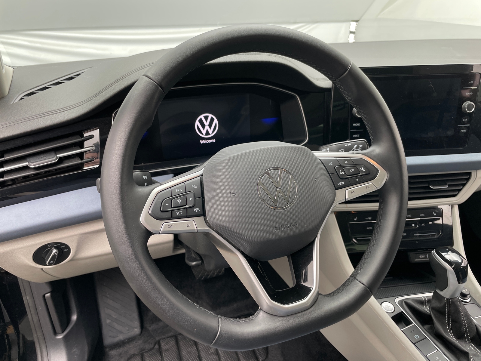 Thumbnail: 2025 Volkswagen Jetta - 4