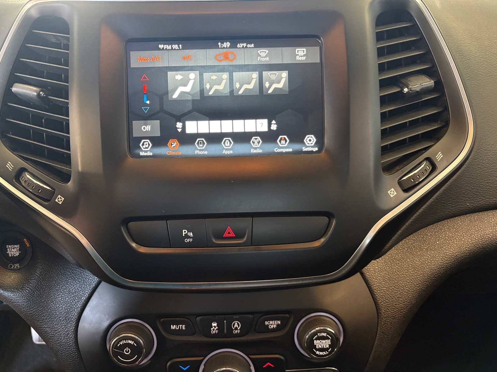 Thumbnail: 2019 Jeep Cherokee - 4
