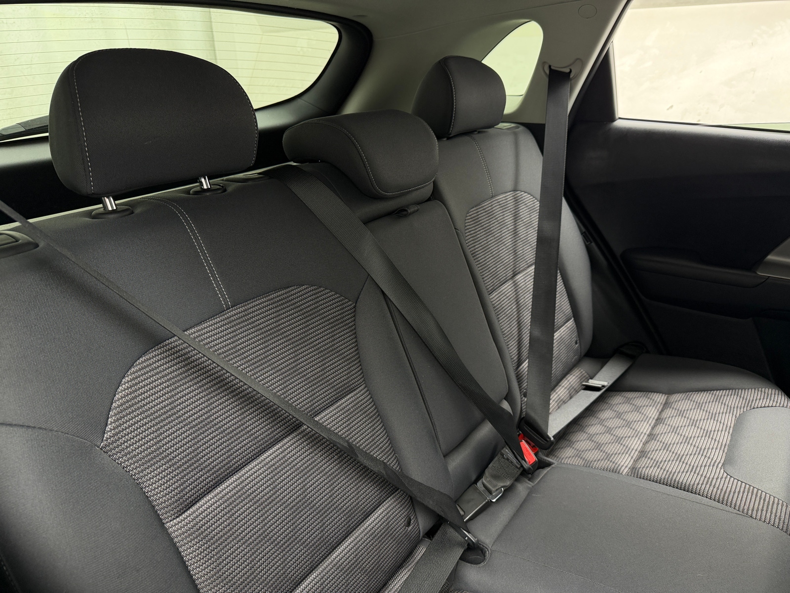 Thumbnail: 2019 Kia Niro - 6