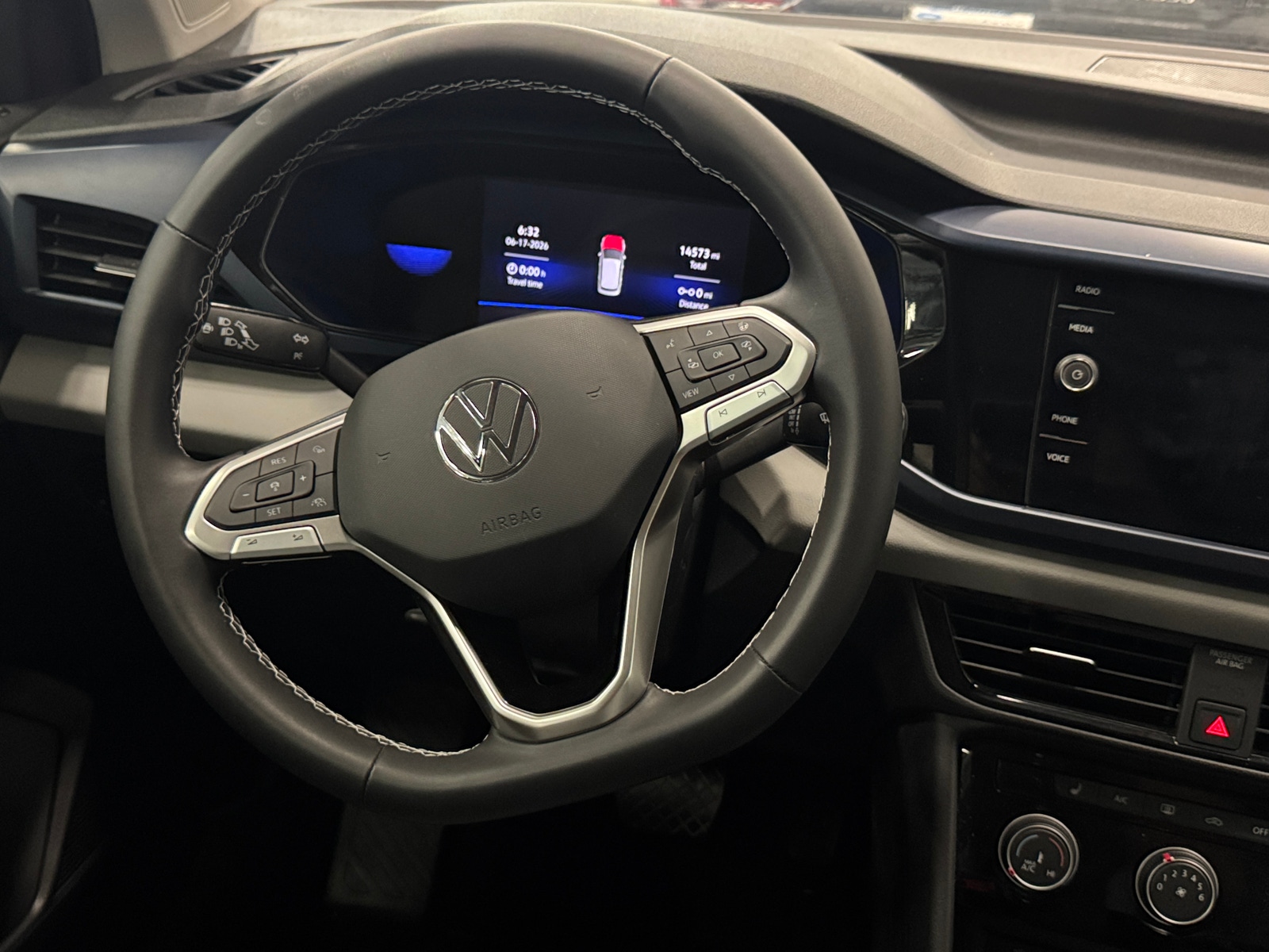 Thumbnail: 2023 Volkswagen Taos - 4