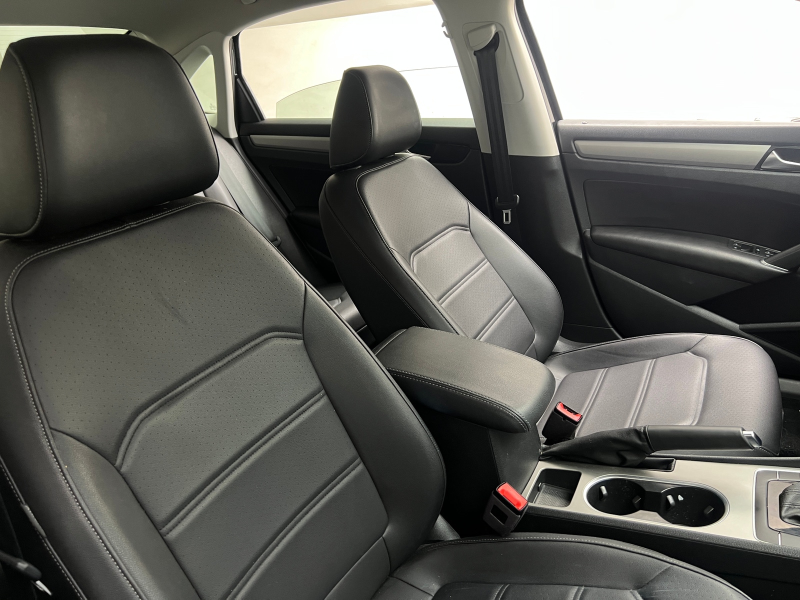 Thumbnail: 2020 Volkswagen Passat - 2