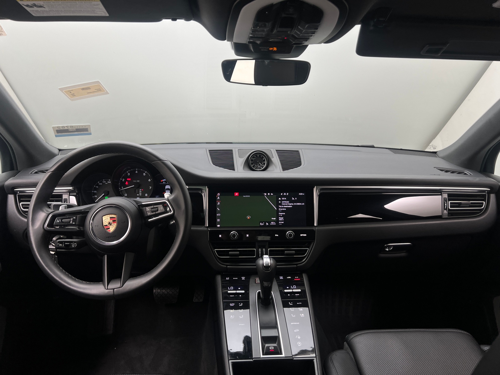 Thumbnail: 2025 Porsche Macan - 2