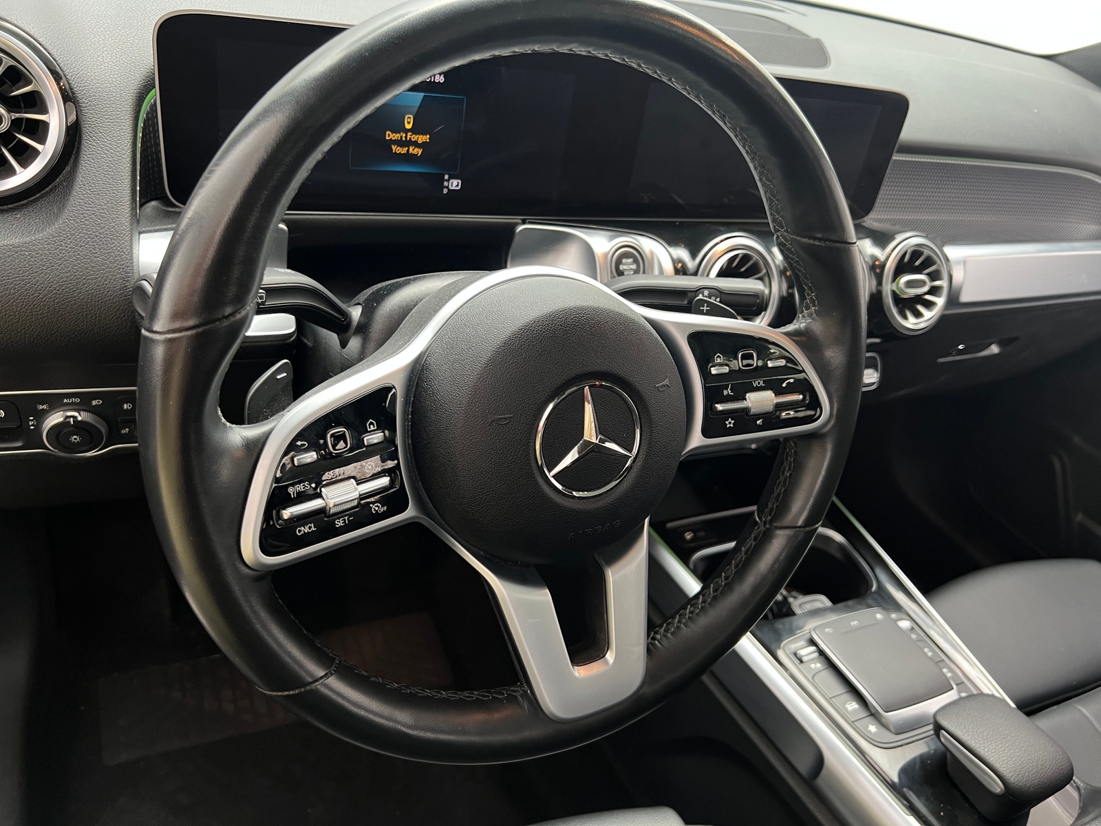 Thumbnail: 2021 Mercedes-Benz GLB - 4