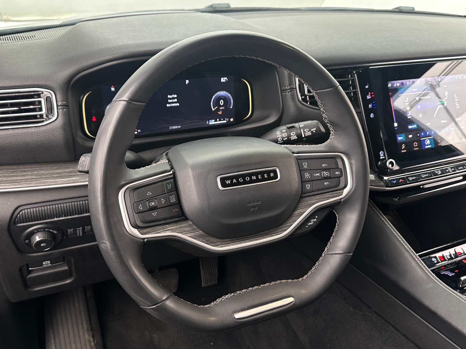Thumbnail: 2022 Jeep Wagoneer - 4