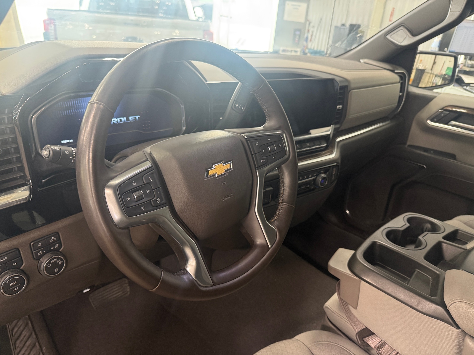 Thumbnail: 2023 Chevrolet Silverado 1500 - 5
