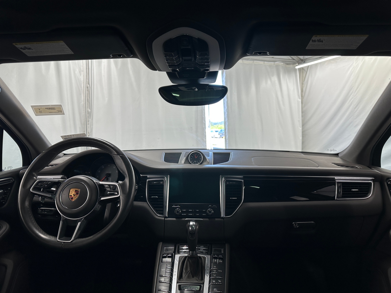 Thumbnail: 2018 Porsche Macan - 2