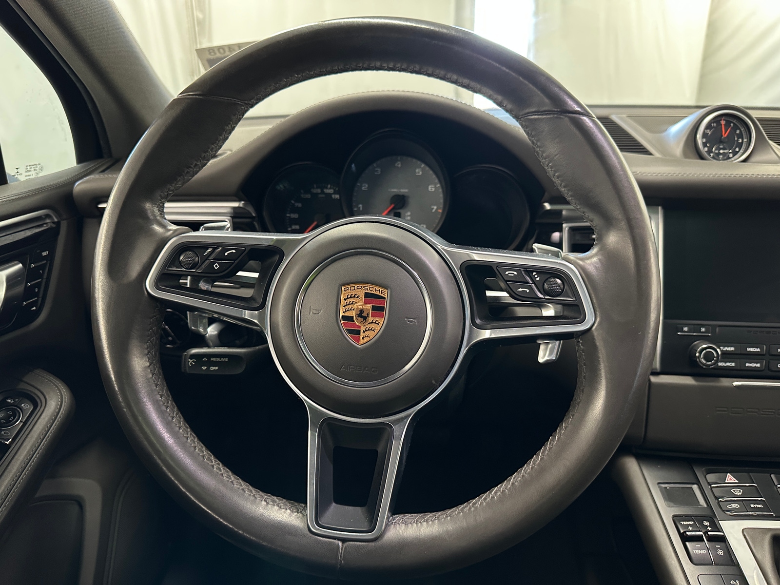 Thumbnail: 2018 Porsche Macan - 4