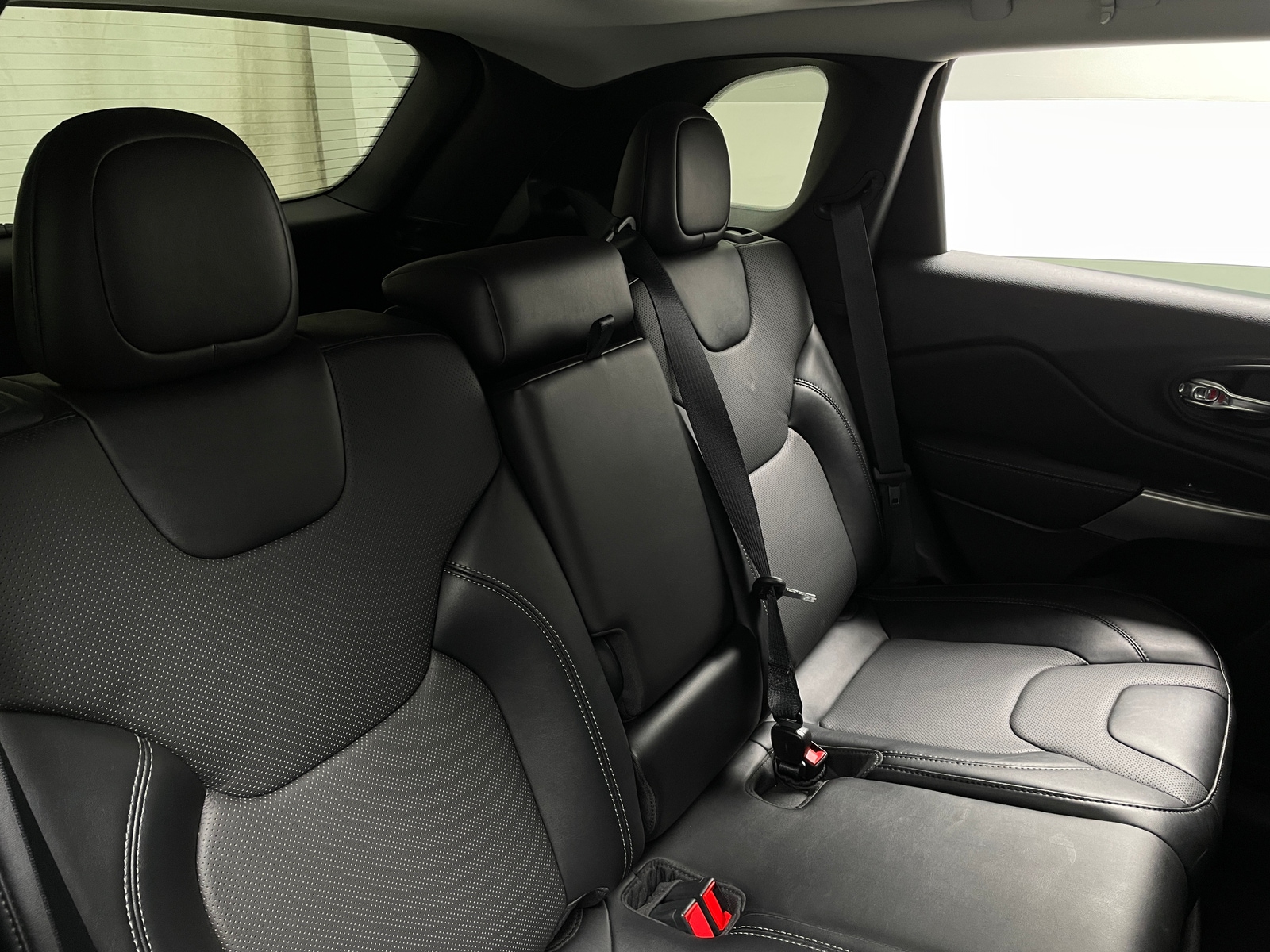 Thumbnail: 2022 Jeep Cherokee - 5