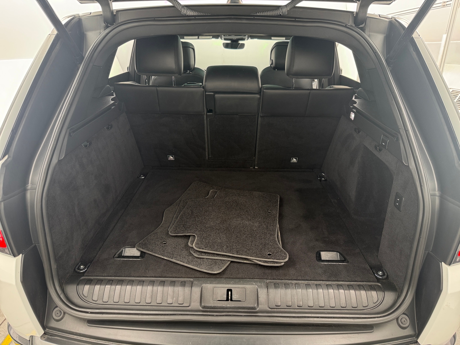 Thumbnail: 2019 Land Rover Range Rover Sport - 6