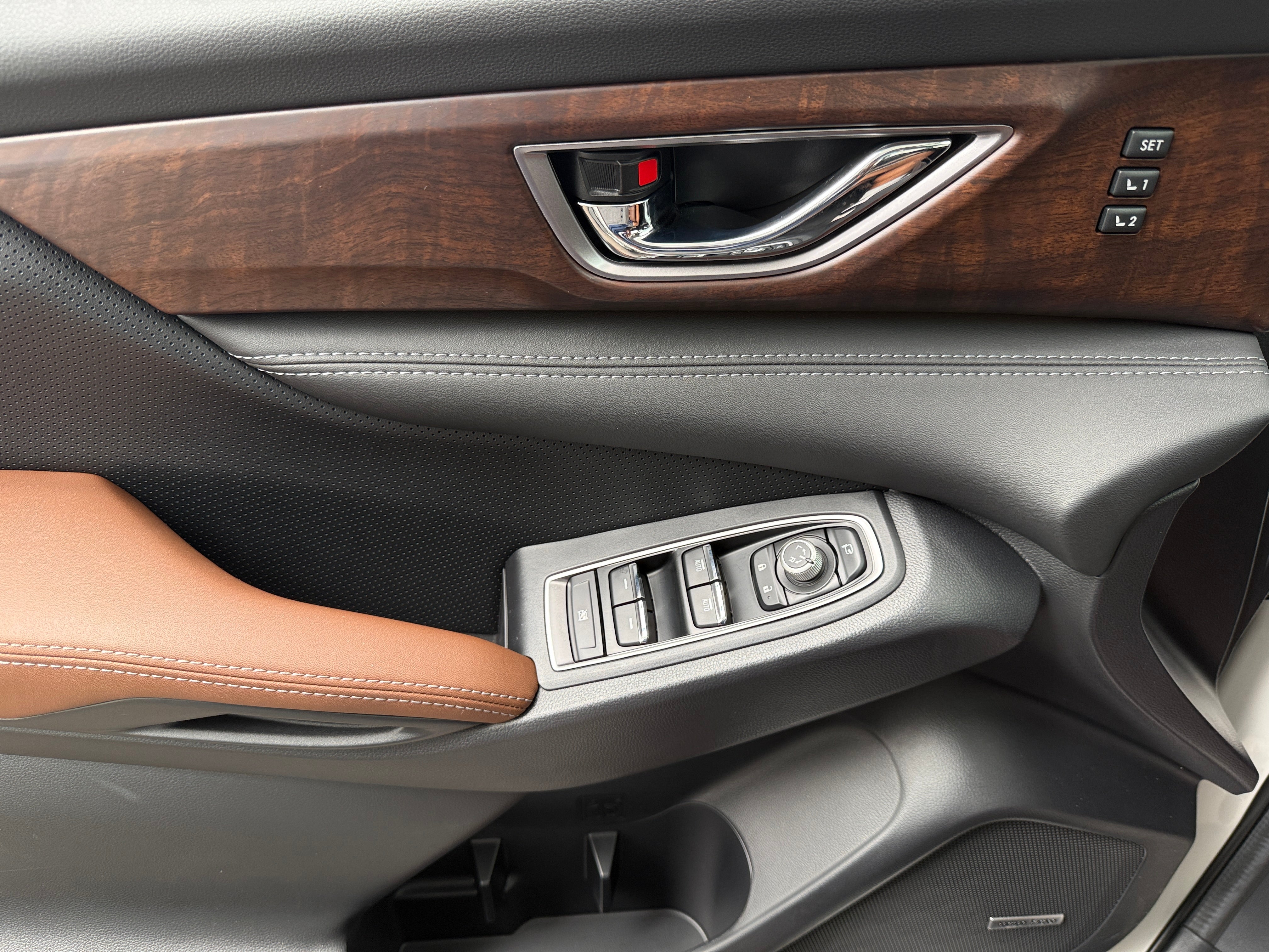 2025 Subaru Ascent Touring - Photo 3