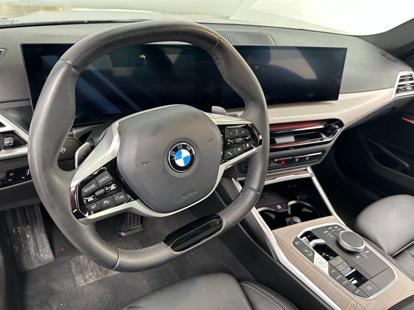 Thumbnail: 2025 BMW 3 Series - 4