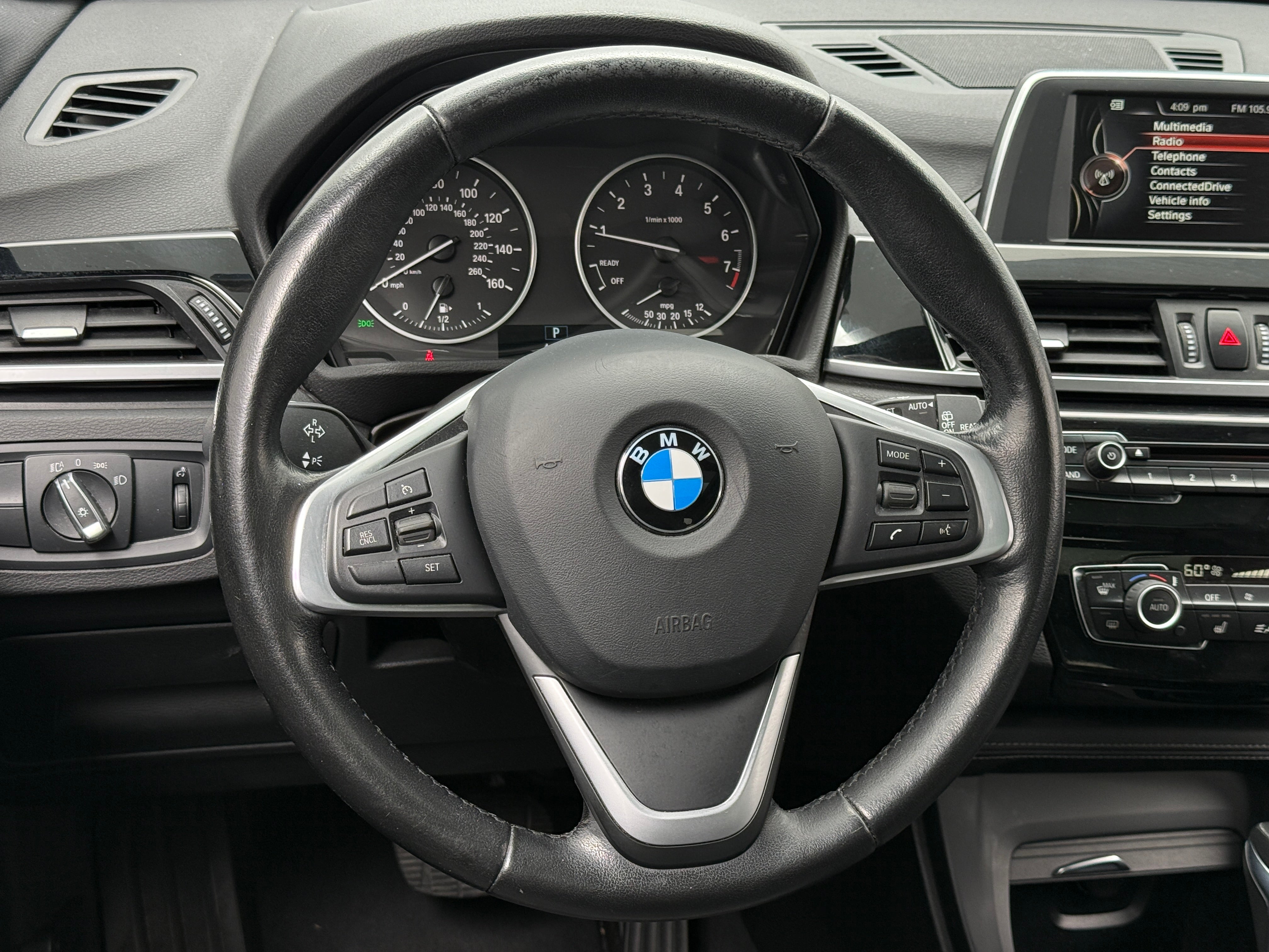 2017 BMW X1 28i - Photo 2