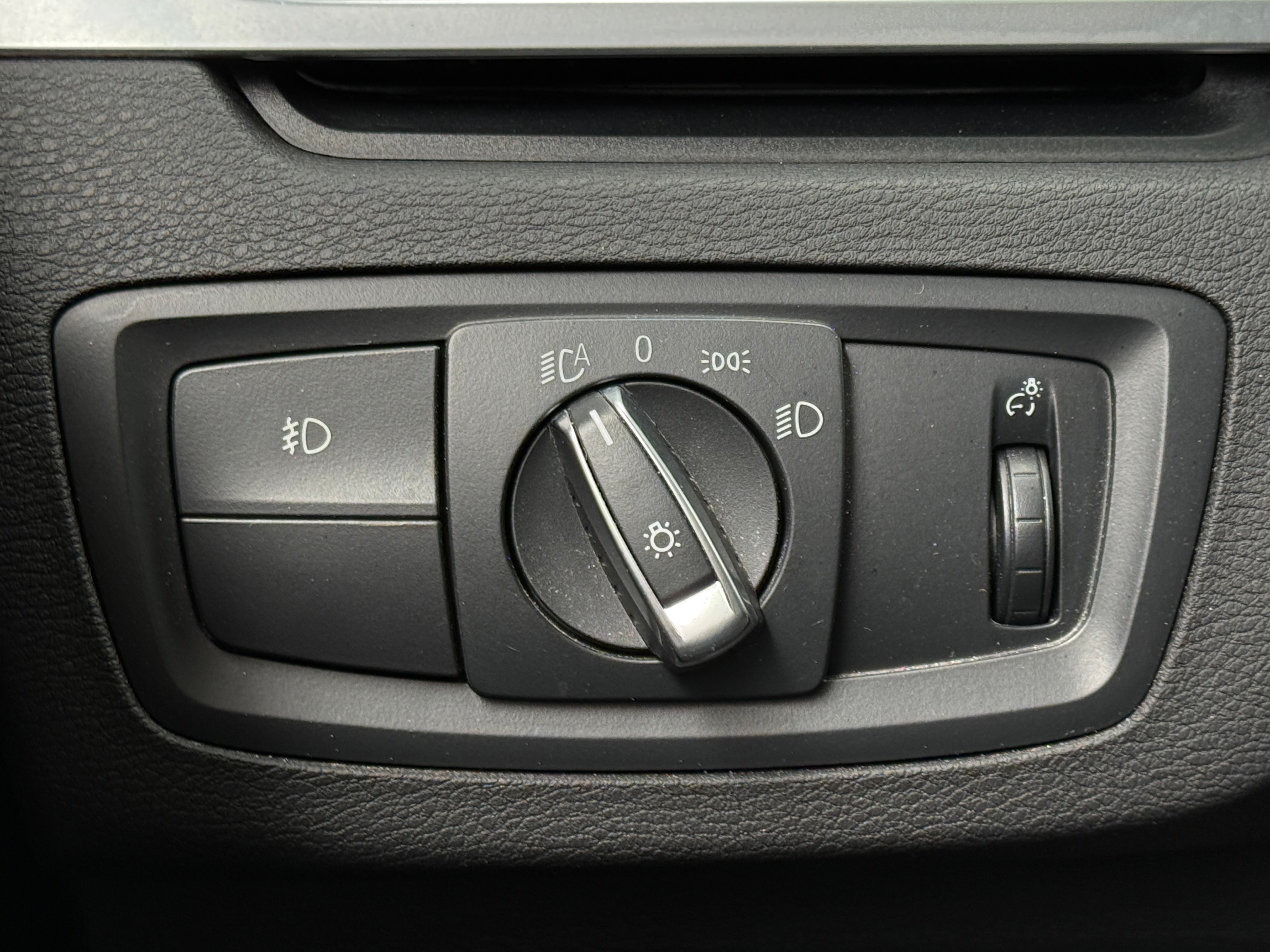 2017 BMW X1 28i - Photo 11