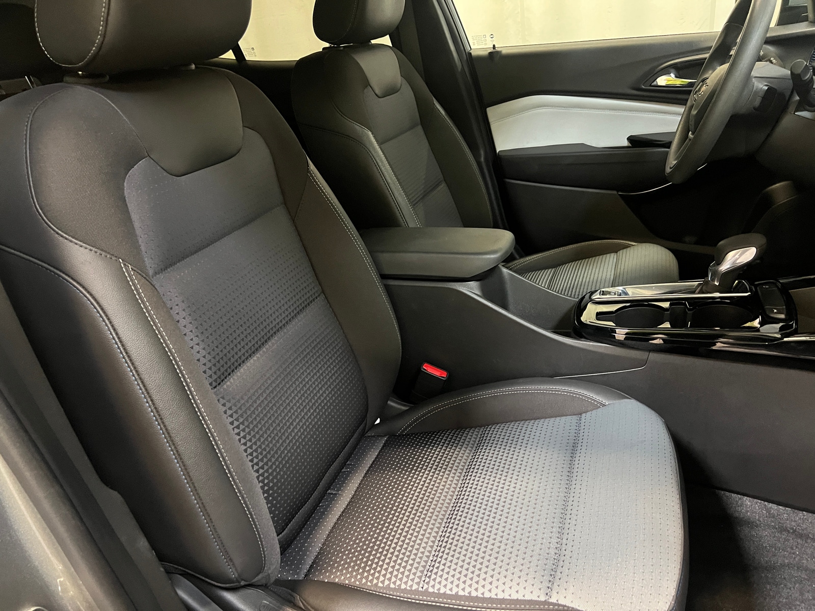 Thumbnail: 2025 Chevrolet Trax - 2