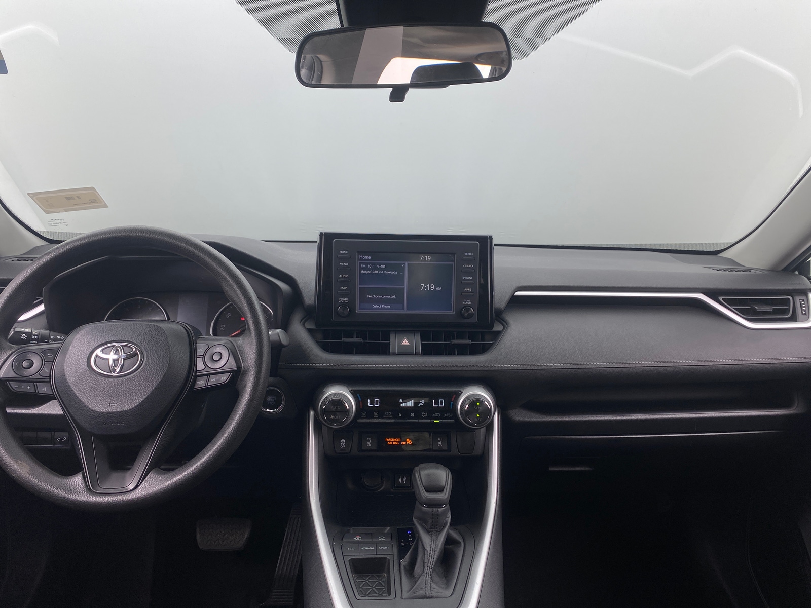 Thumbnail: 2019 Toyota RAV4 - 3