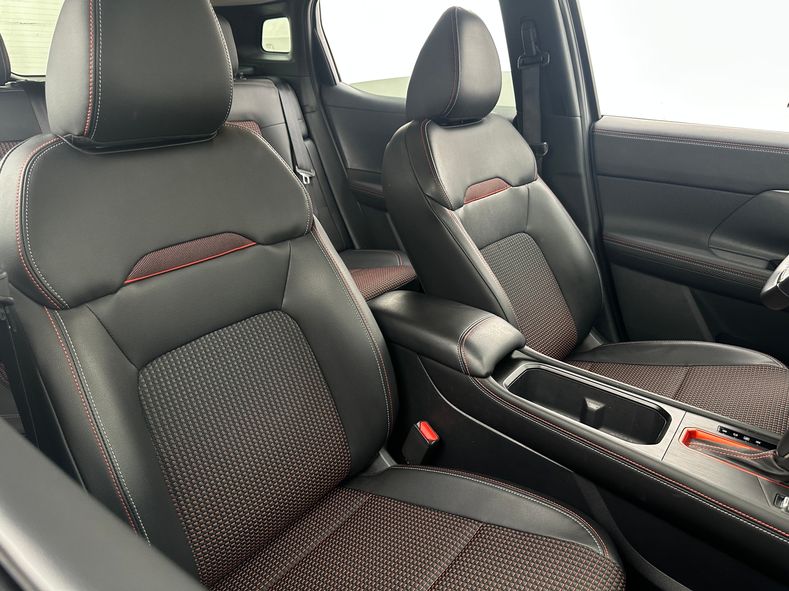Thumbnail: 2025 Nissan Kicks - 2