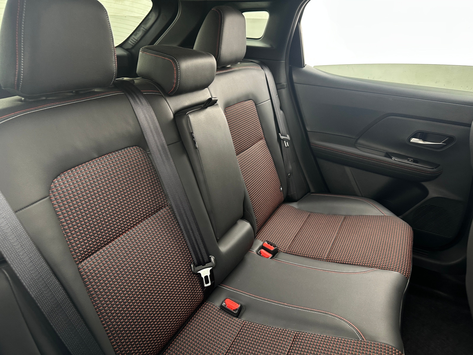 Thumbnail: 2025 Nissan Kicks - 6