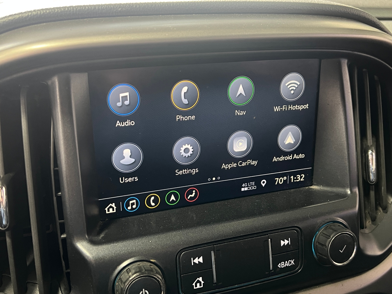 Thumbnail: 2022 Chevrolet Colorado - 3