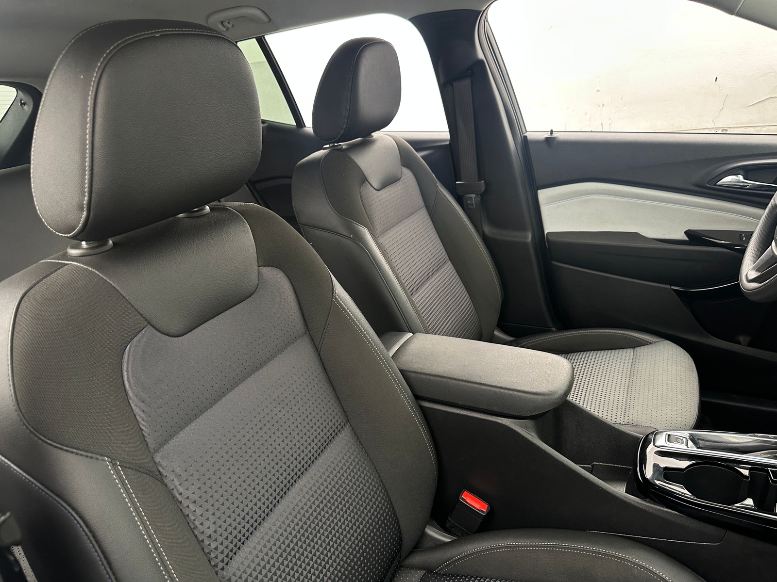 Thumbnail: 2025 Chevrolet Trax - 2