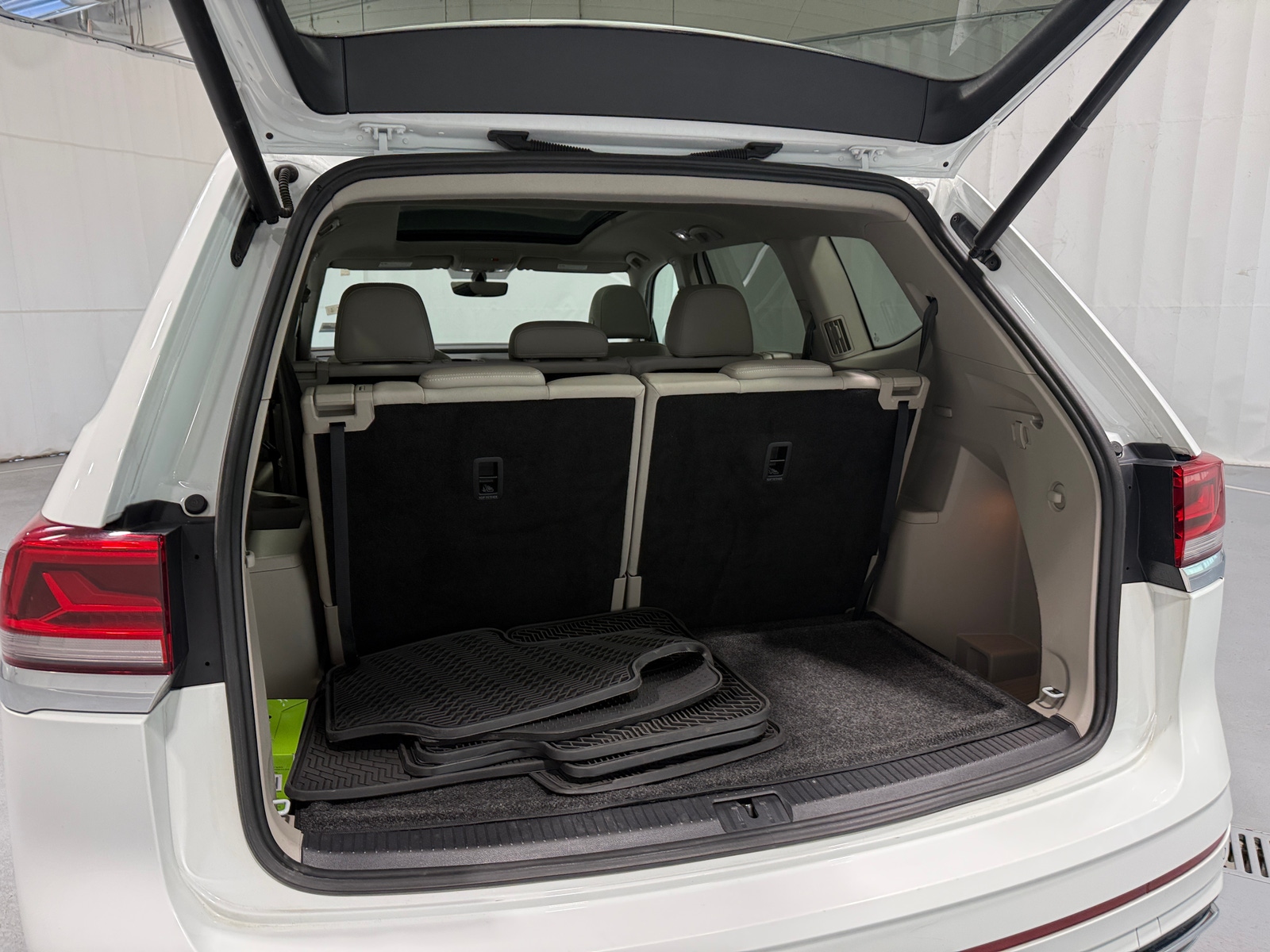 Thumbnail: 2021 Volkswagen Atlas - 6