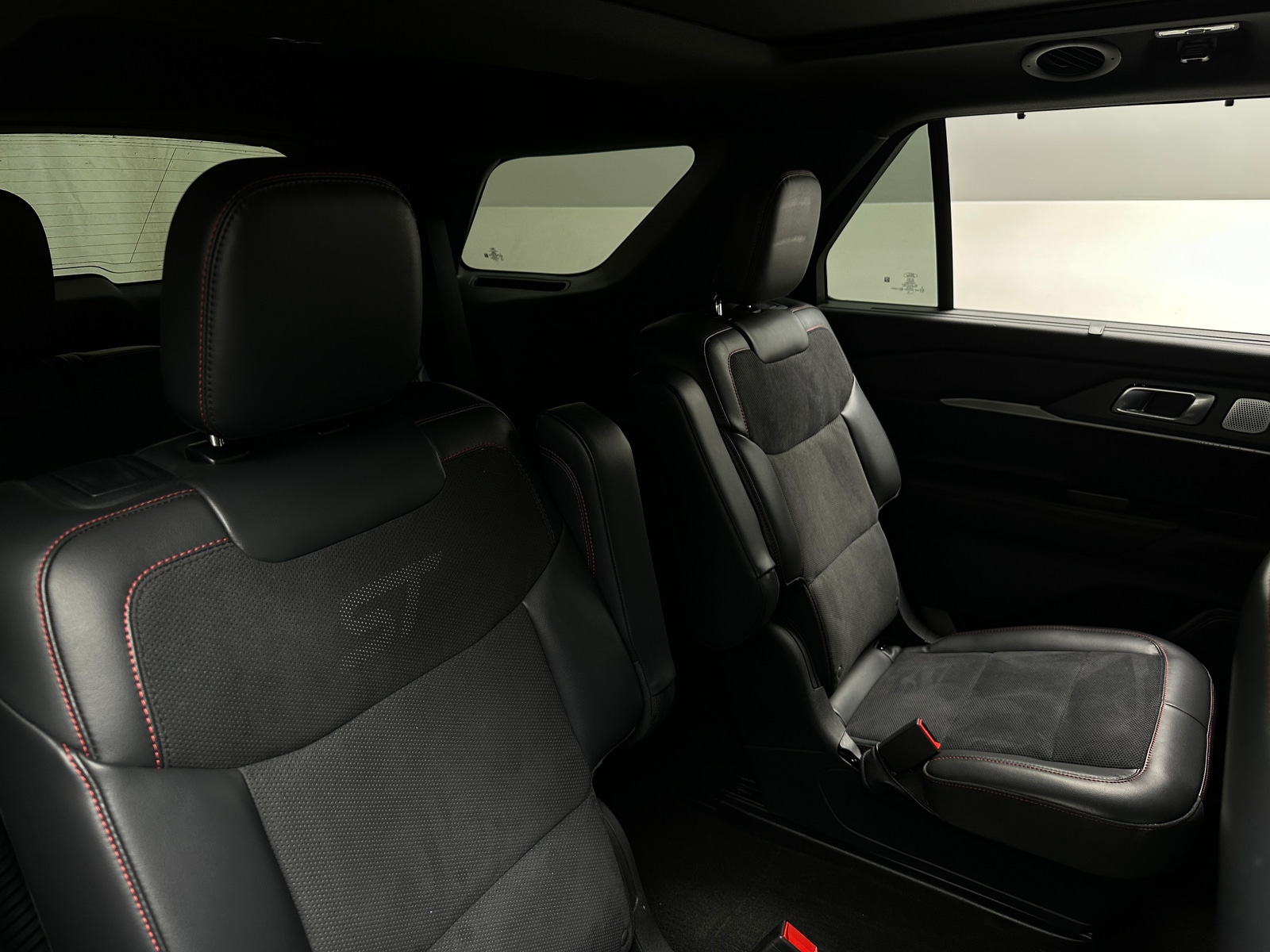 Thumbnail: 2025 Ford Explorer - 5