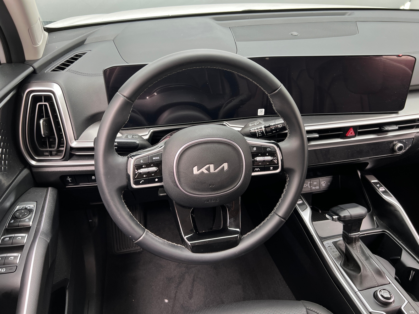 Thumbnail: 2024 Kia Sorento - 4