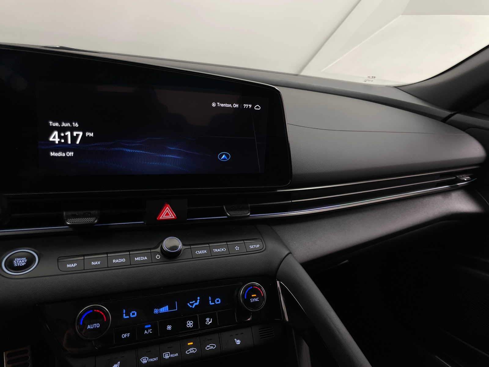 Thumbnail: 2025 Hyundai Elantra - 4