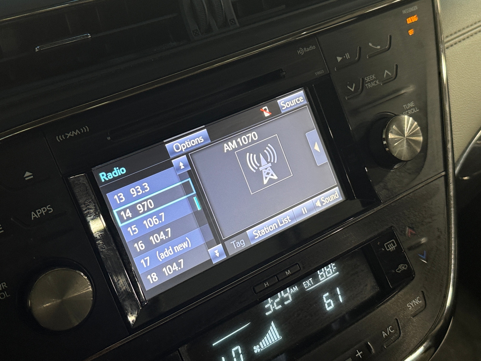 Thumbnail: 2015 Toyota Avalon - 3