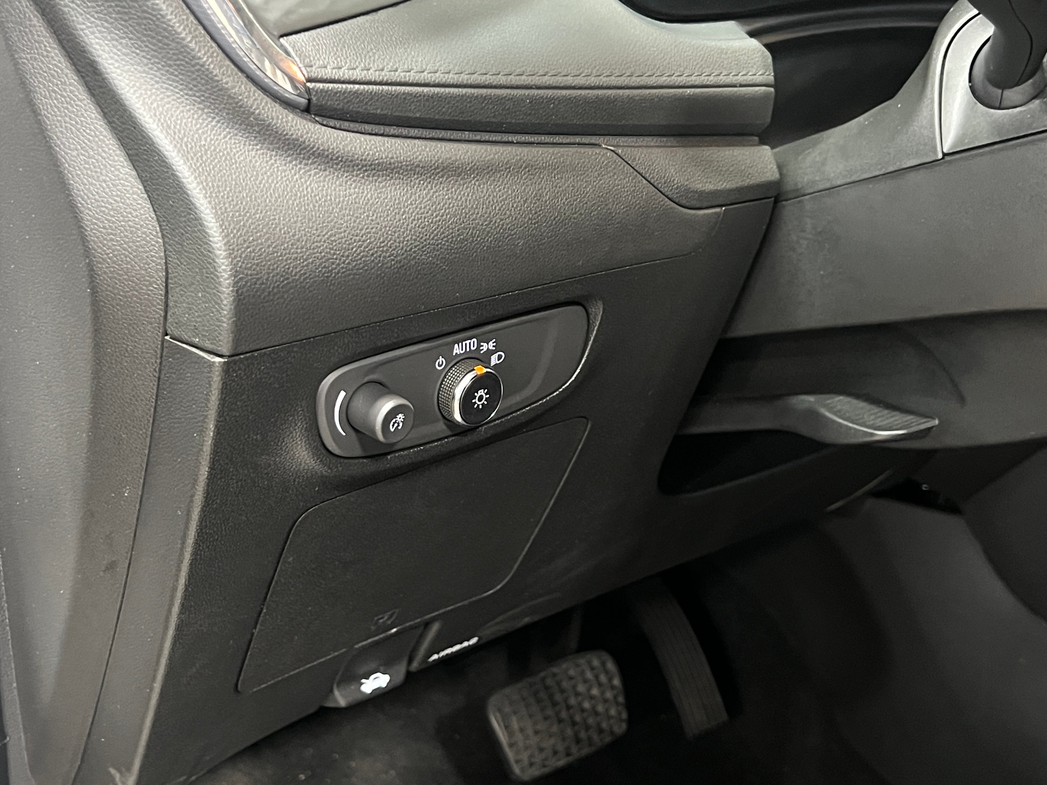 2025 Buick Encore GX Preferred - Photo 2