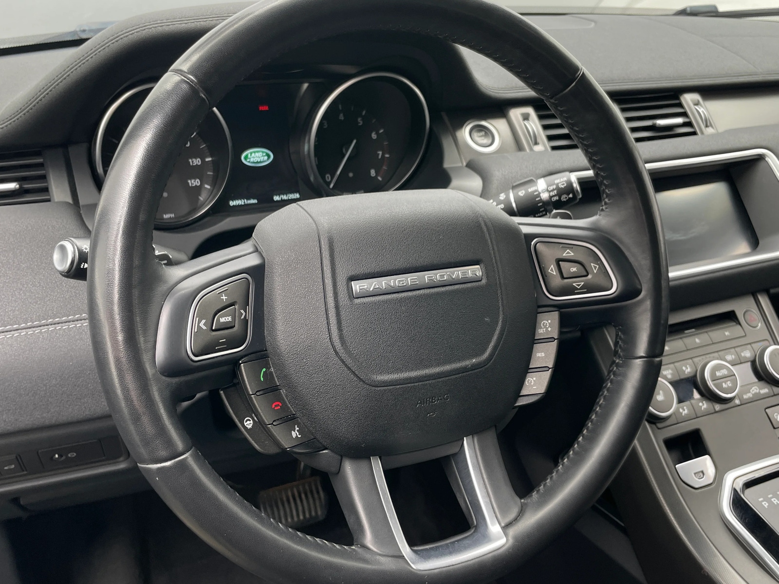 Thumbnail: 2019 Land Rover Range Rover Evoque - 4