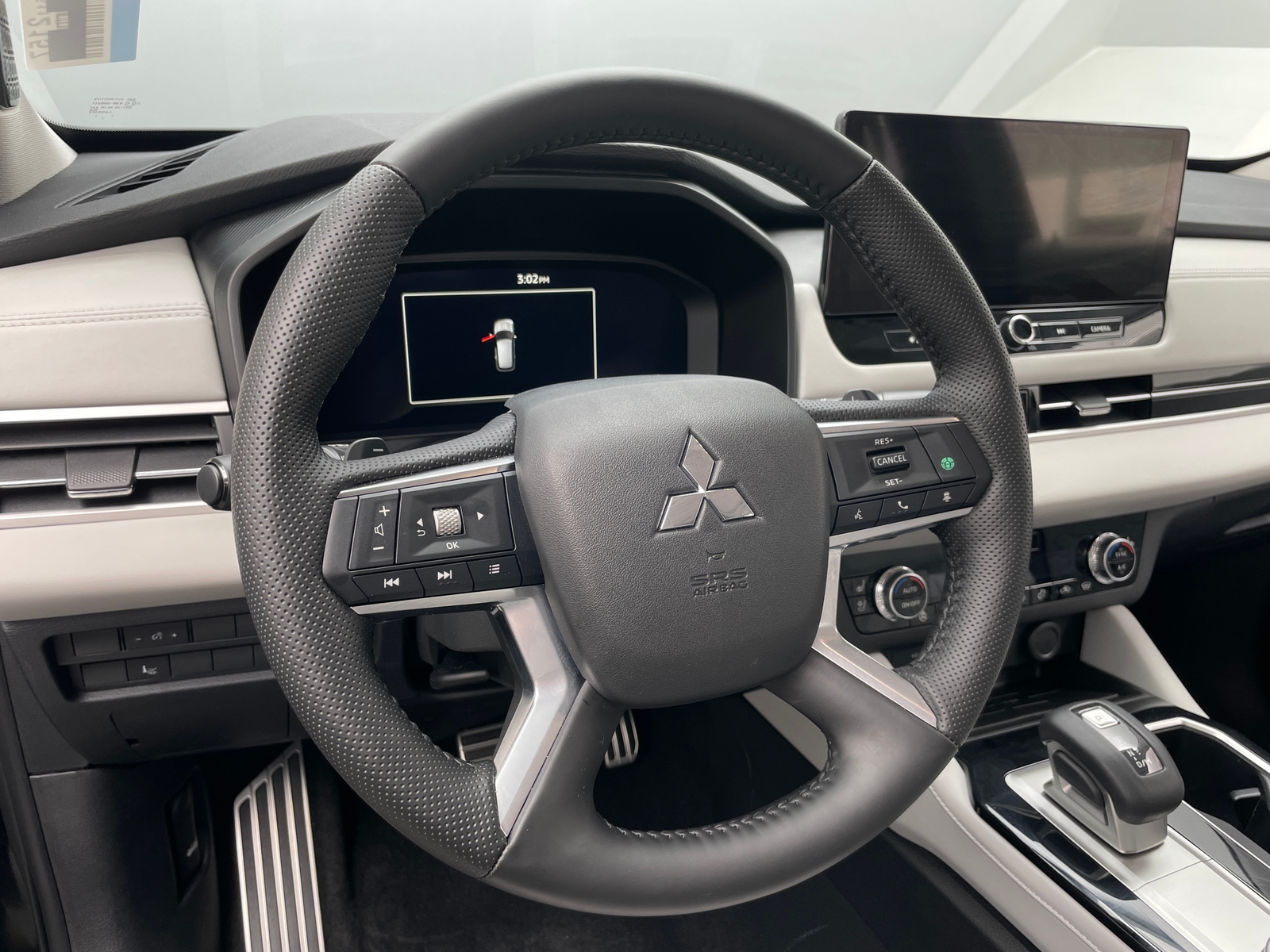 Thumbnail: 2025 Mitsubishi Outlander - 4