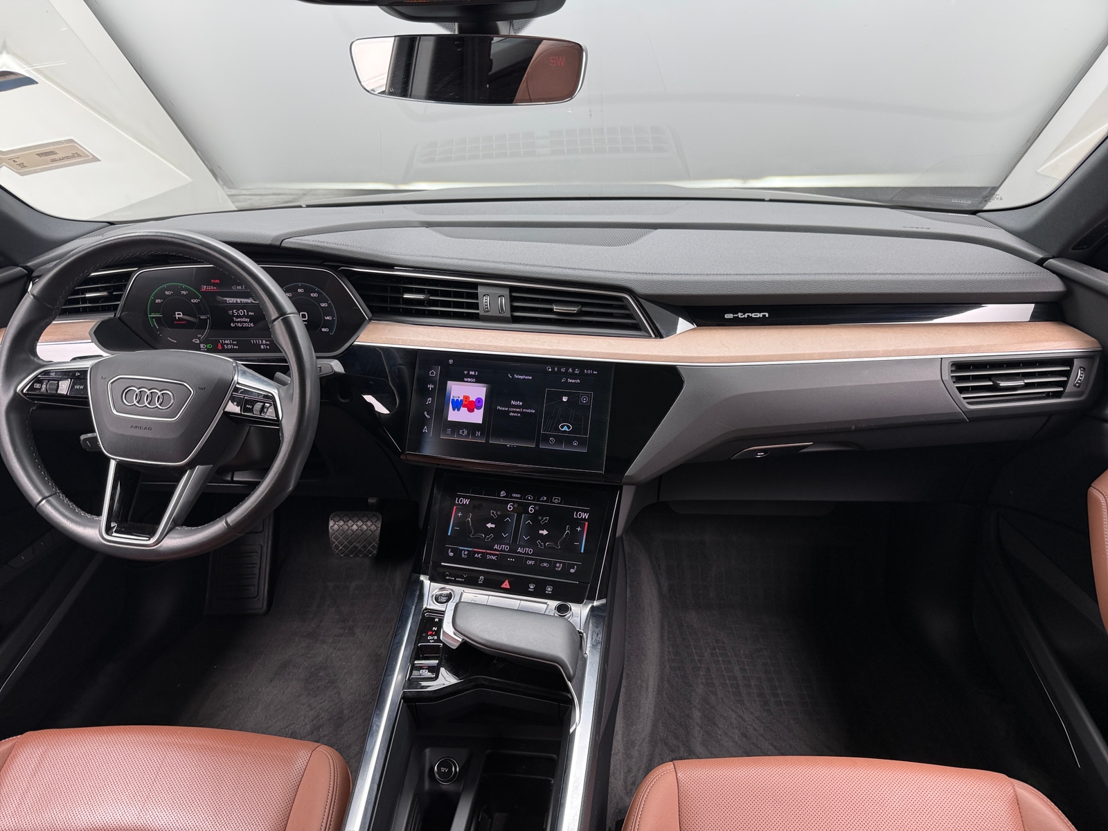 Thumbnail: 2024 Audi Q8 e-tron - 2