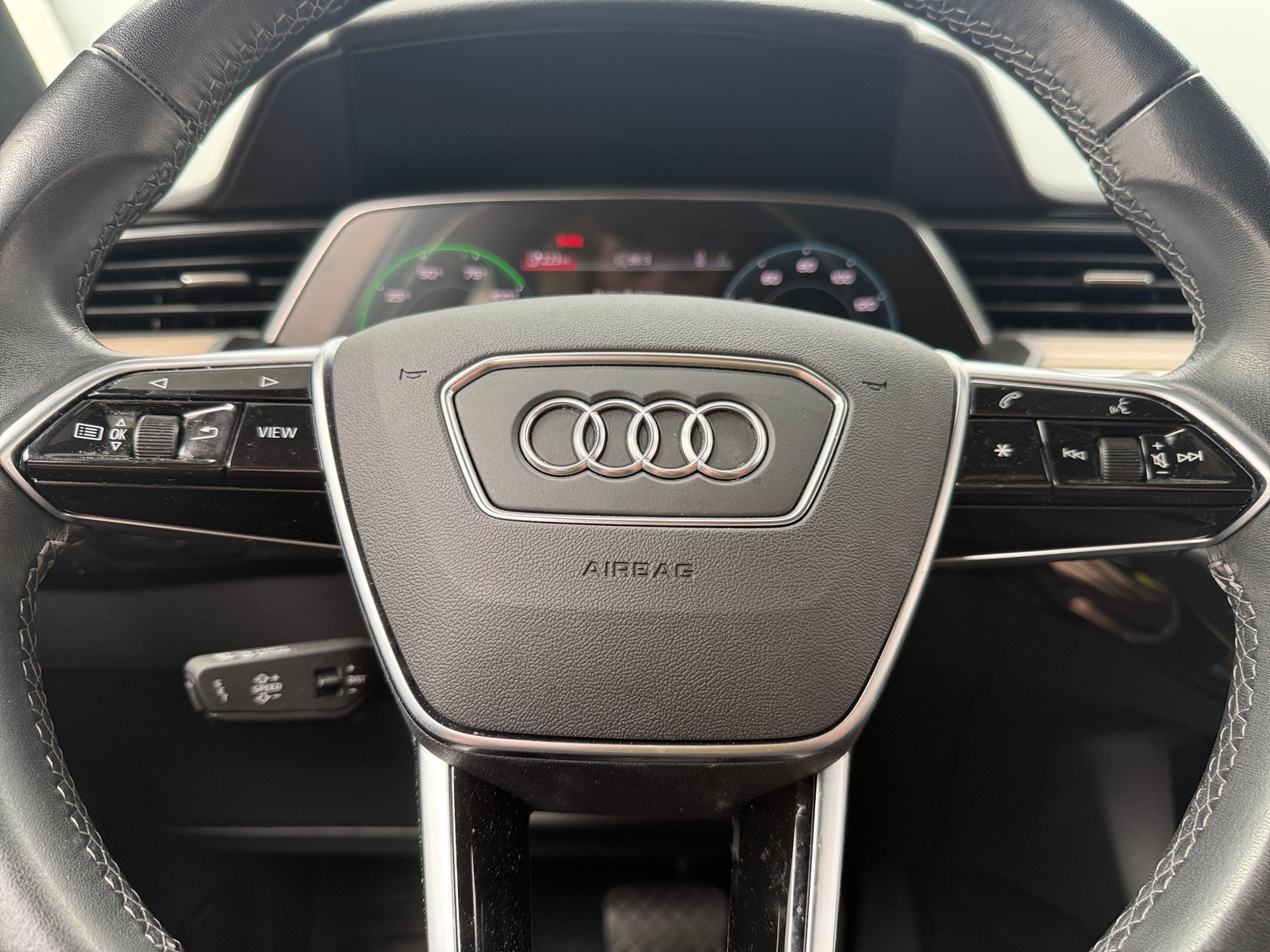 Thumbnail: 2024 Audi Q8 e-tron - 4