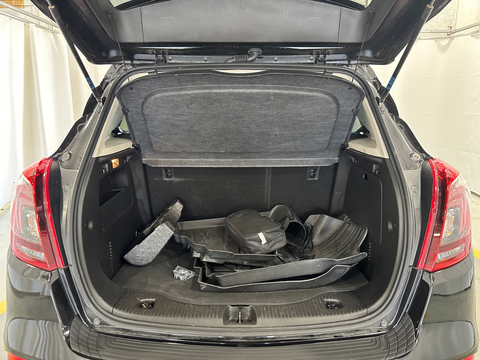 Thumbnail: 2022 Buick Encore - 6