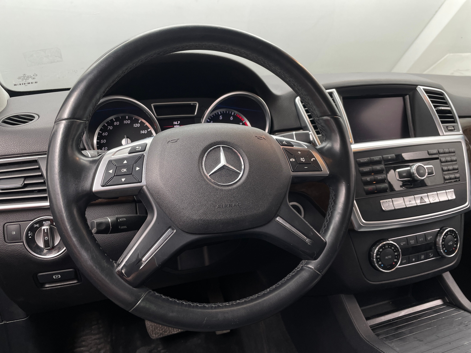 Thumbnail: 2015 Mercedes-Benz M-Class - 4