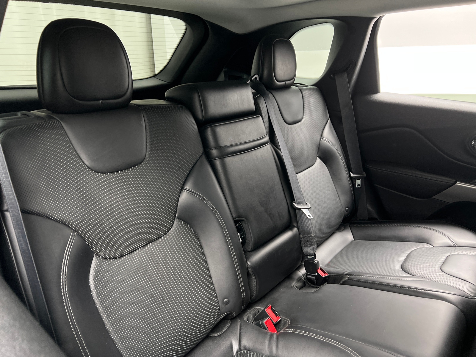 Thumbnail: 2019 Jeep Cherokee - 5